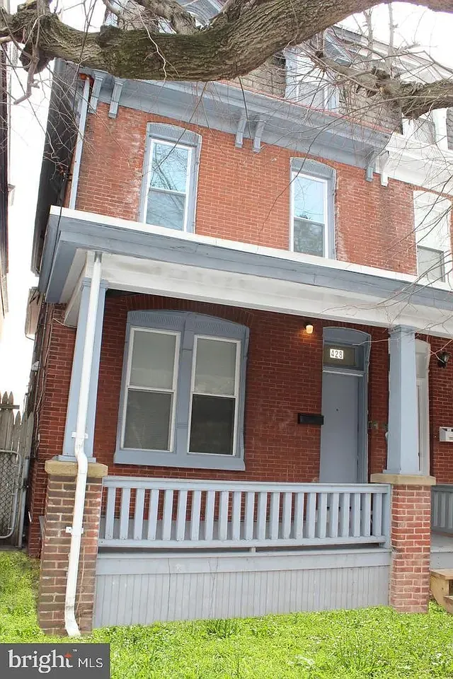 5 bed, 2240 sqft, $2,650 — Photo 1