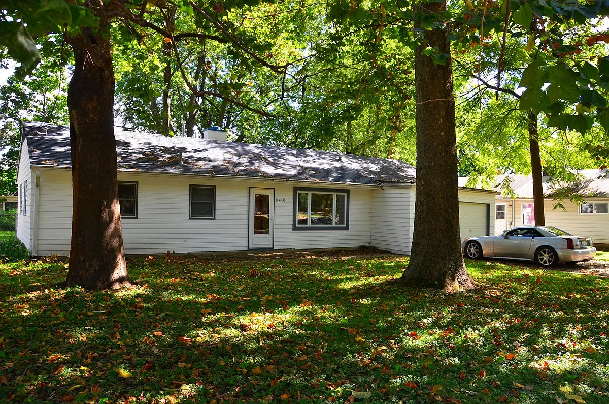 Building Photo - 1704 Park Haven Dr