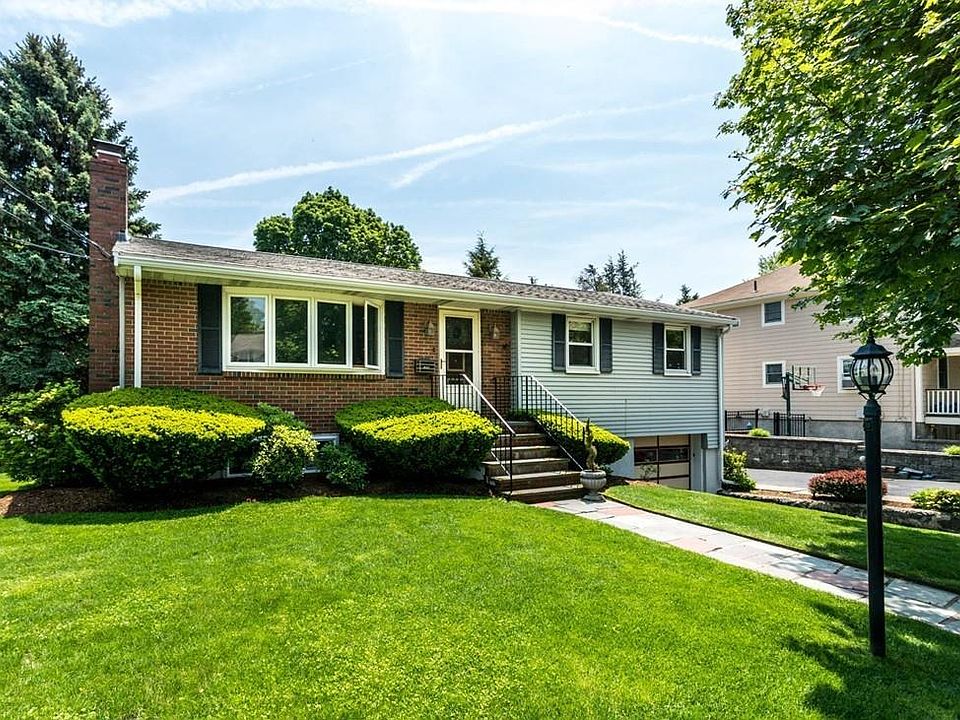 1st image of 138 Kingston Rd