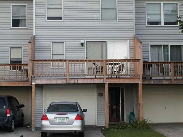 17 Fieldstone Est, Newmarket, NH 03857