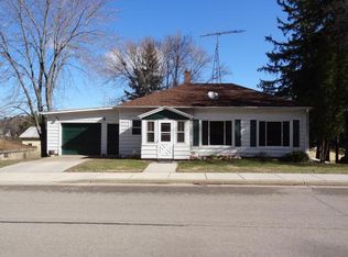 360 W State St, Iola, WI 54945