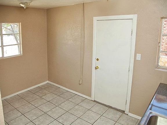 3rd image of 3629 Kemp Ave