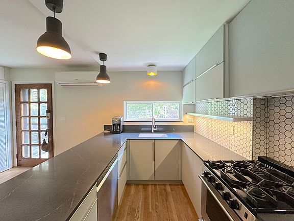 3rd image of 39-91 Gosman Ave #1