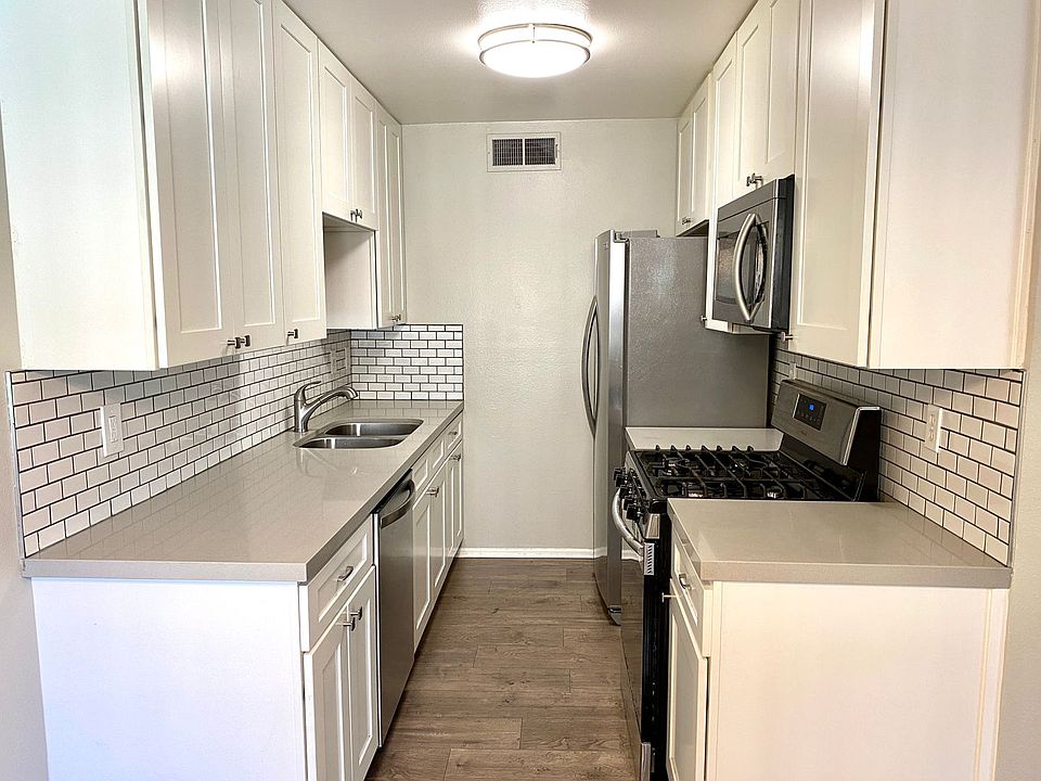 1st image of 15746 Vanowen St #101