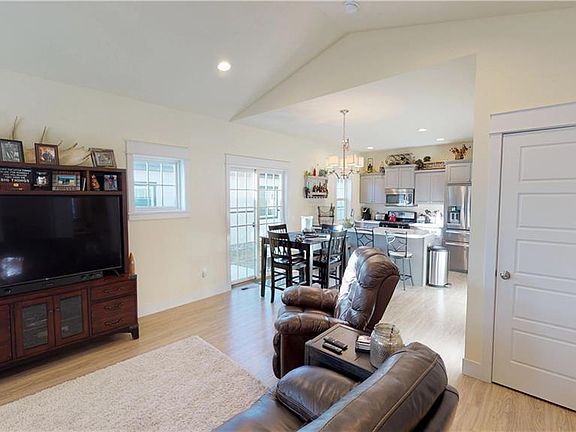 5th image of 1832 Island View Dr