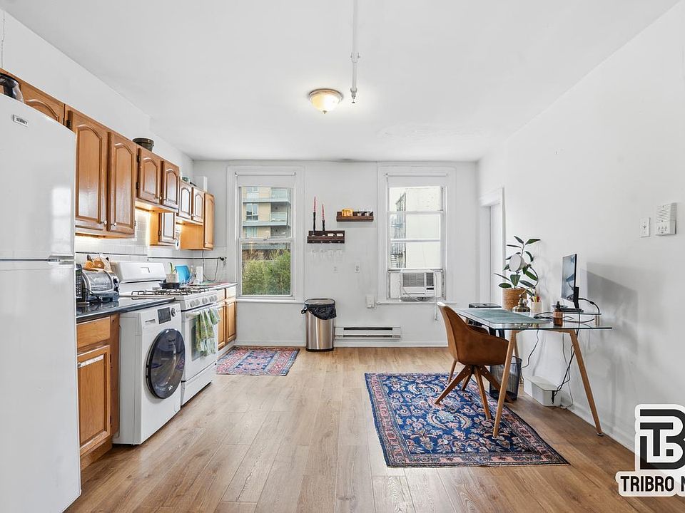 1st image of 170 Bedford Ave APT 3