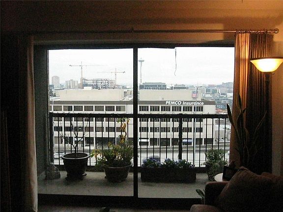 4th image of 320 Melrose Ave E APT 304