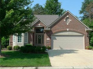 1244 Windsong Dr, Waterford, MI 48327