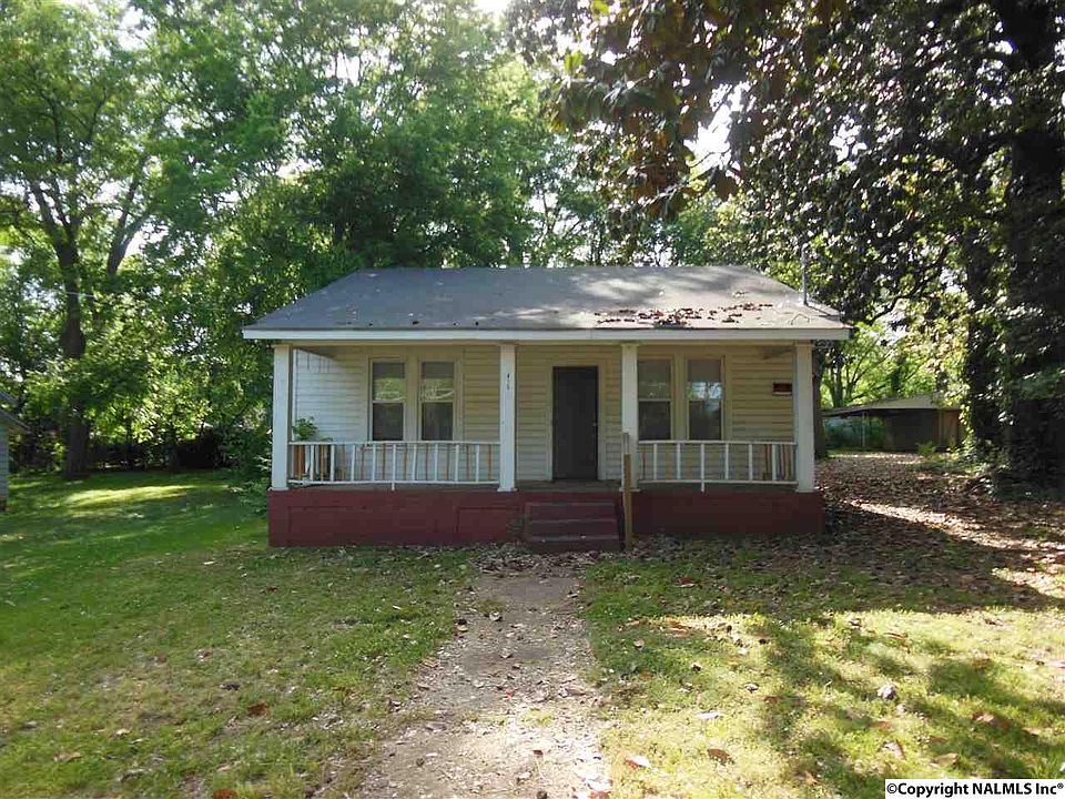 1st image of 813 Magnolia Dr NW