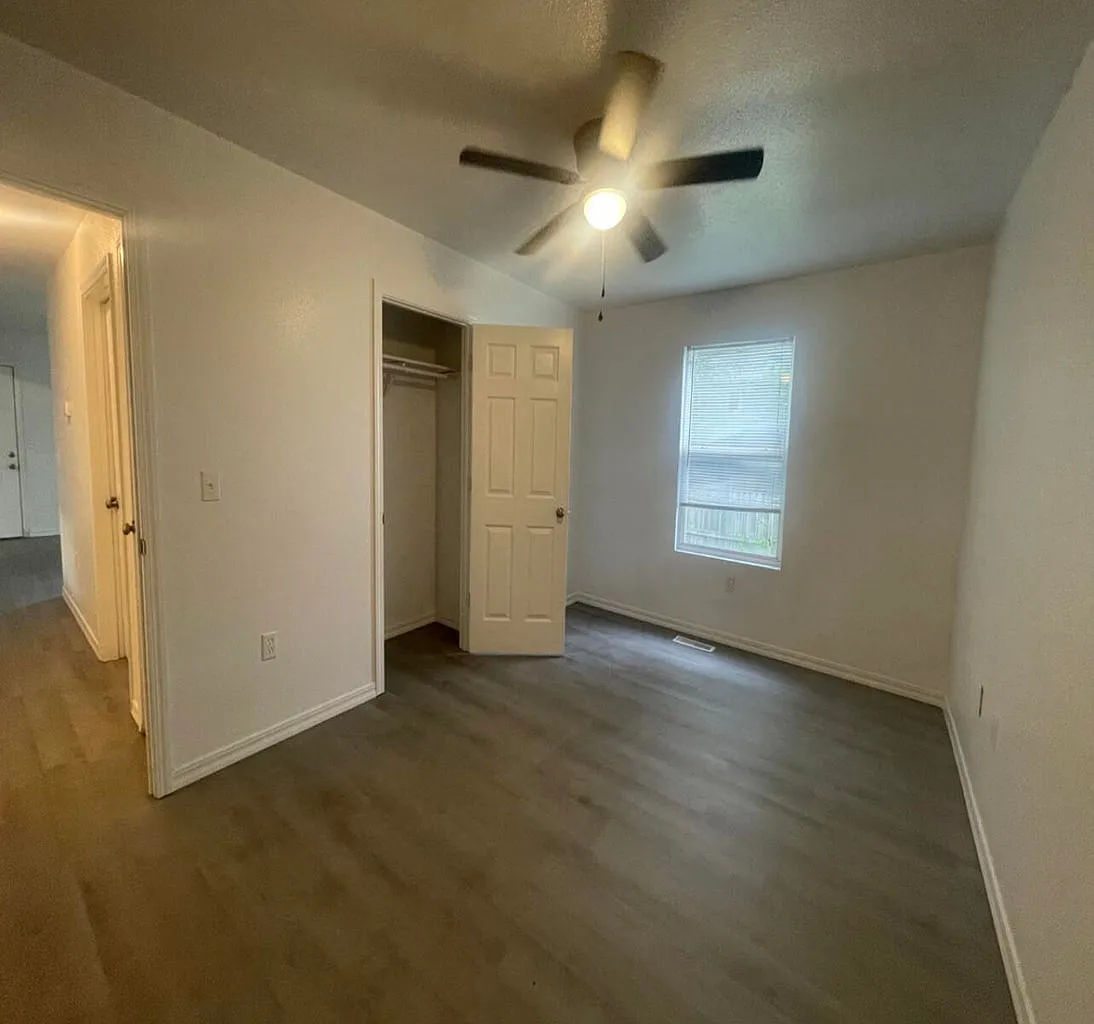 Viola Apartments - 200 — Photo 4