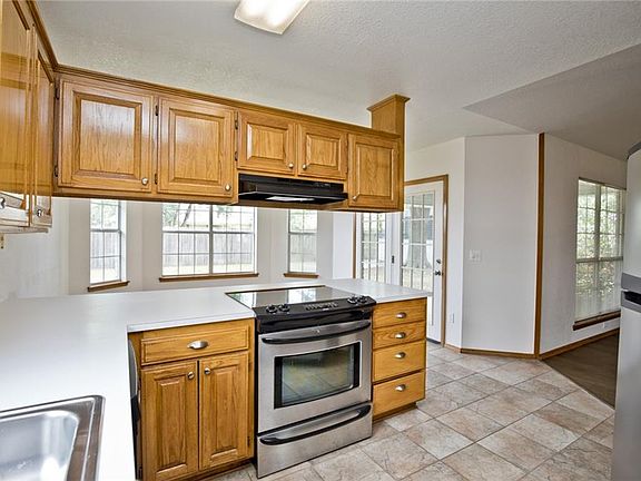 4th image of 3507 W Beech Dr