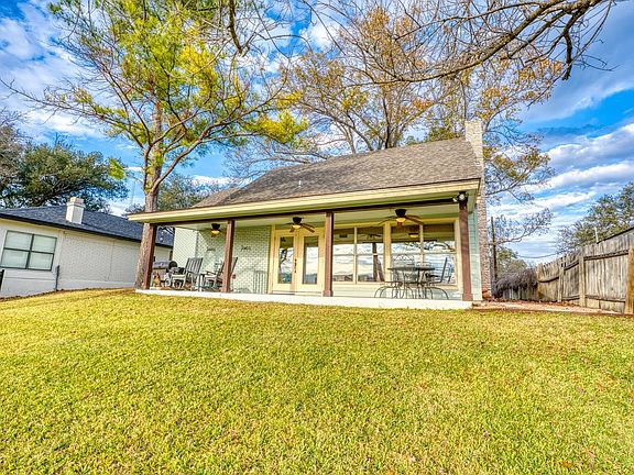 3rd image of 4118 River Oaks Drive