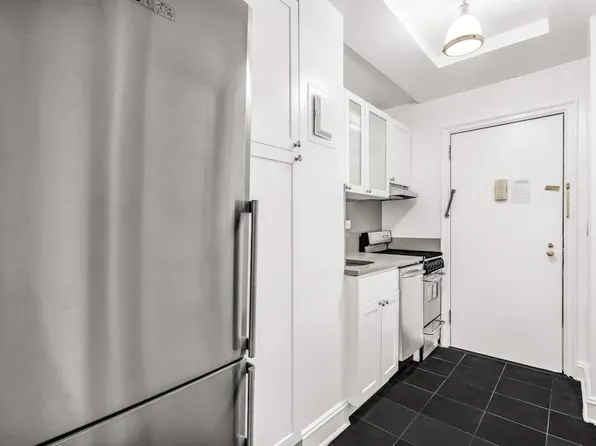 310 E 44th St, New York, NY