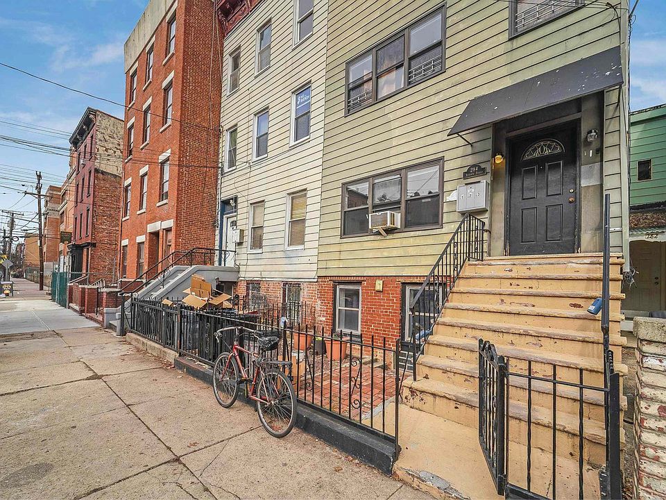 1st image of 284 7th St