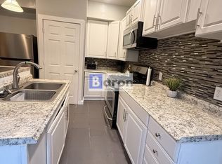 3853 Vine St Unit 2, Cincinnati, OH 45217