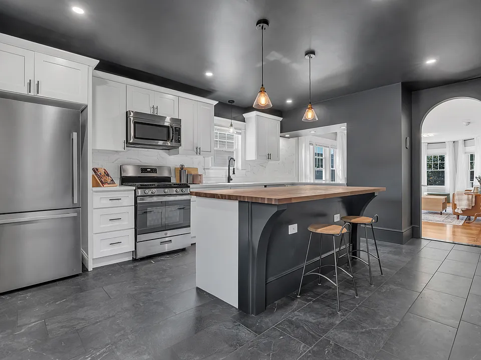 21-23 Waverly St