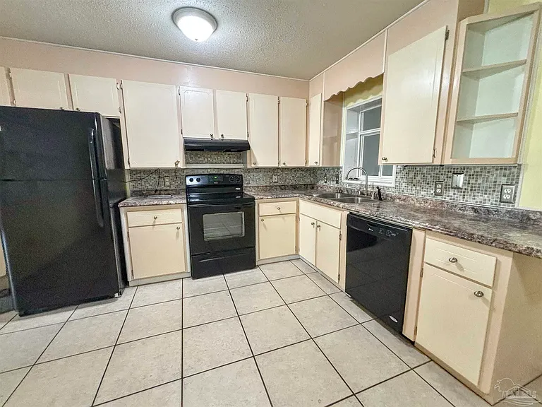 7028 Nathan Rd — Photo 76
