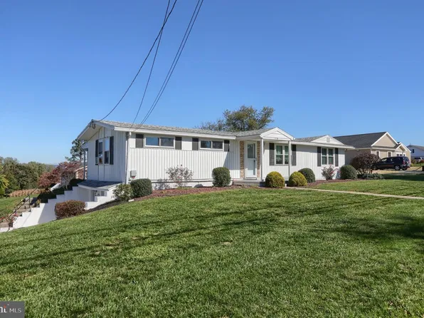 2471A Brownsville Rd, Robesonia, PA 19551