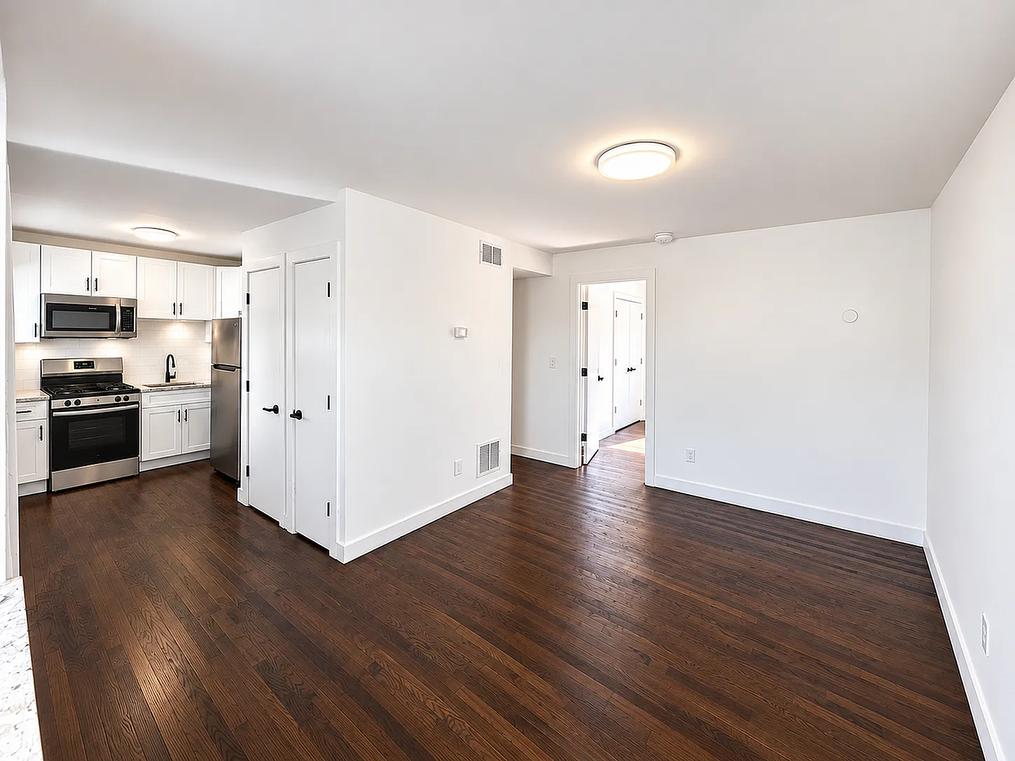 497 Boulevard Place — Photo 2