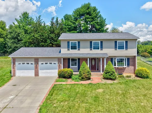 1270 Crestview Dr, Wytheville, VA 24382