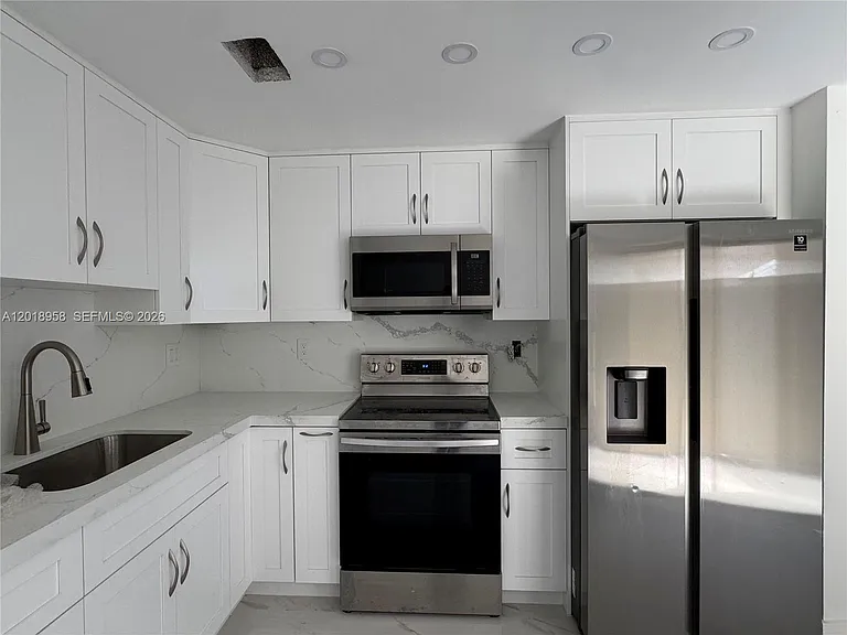 15428 SW 50th Ter — Photo 2