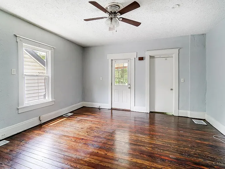 5128 Blaesi St — Photo 21