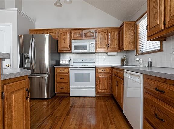4th image of 8633 N Christian Ave