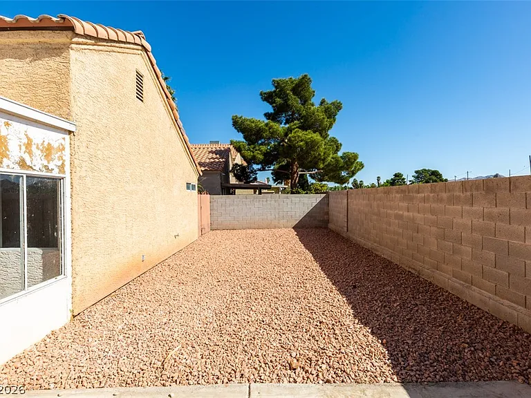 582 Searchlight Dr — Photo 15