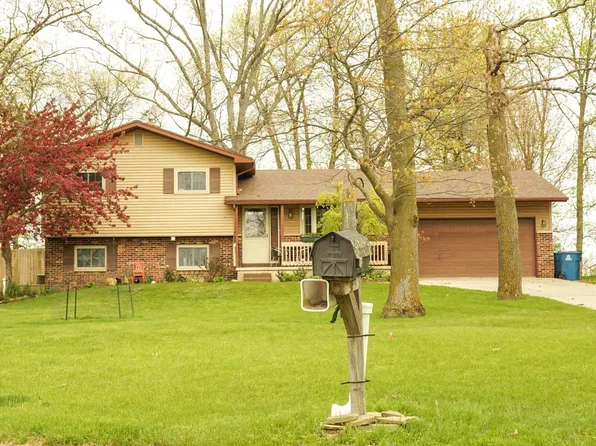 695 Knodt Rd, Essexville, MI 48732