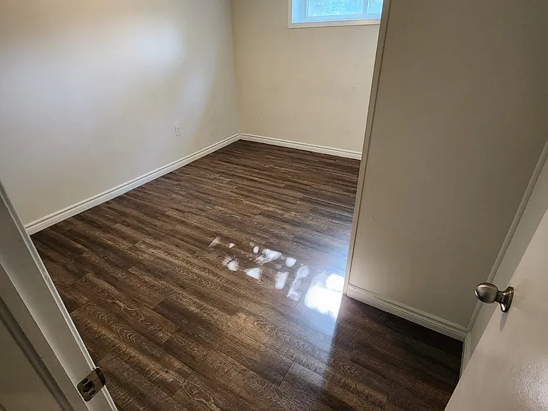76 Bernick Dr #LOWER — Photo 13