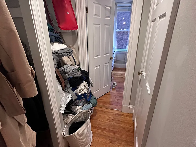 220 Hanover St #6 — Photo 5