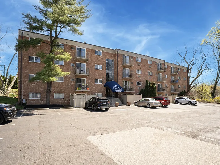 Elkins Park Terrace — Photo 8