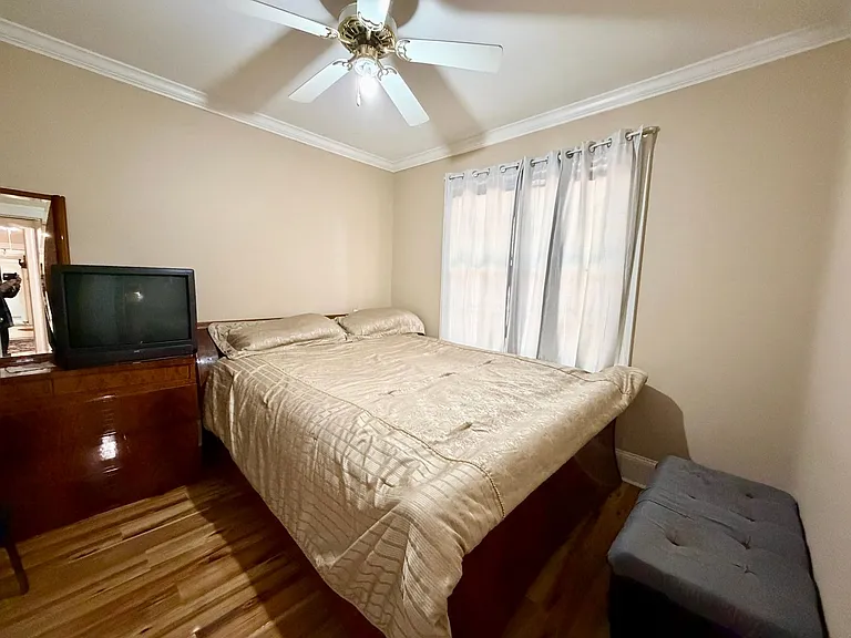 525 Brook Ave — Photo 12