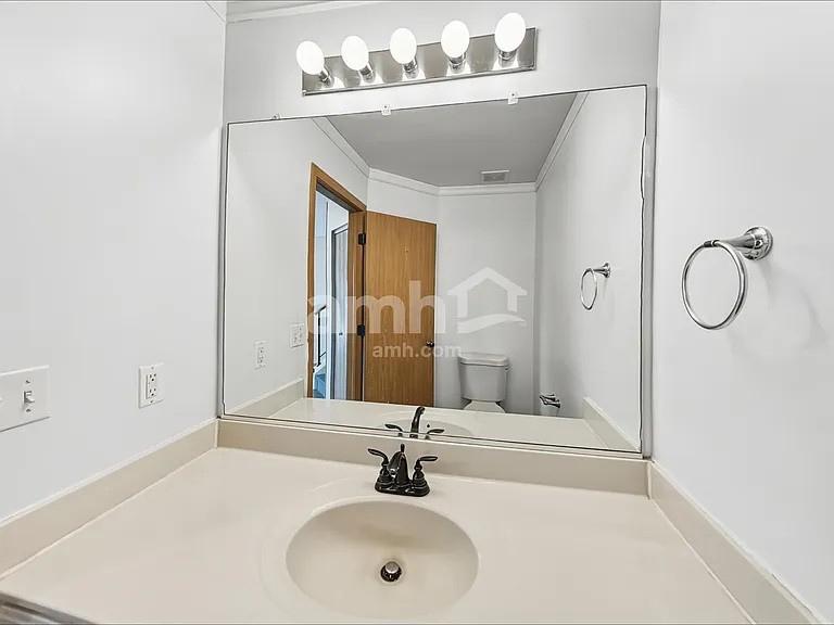 14233 S Hillsdale Ct — Photo 8