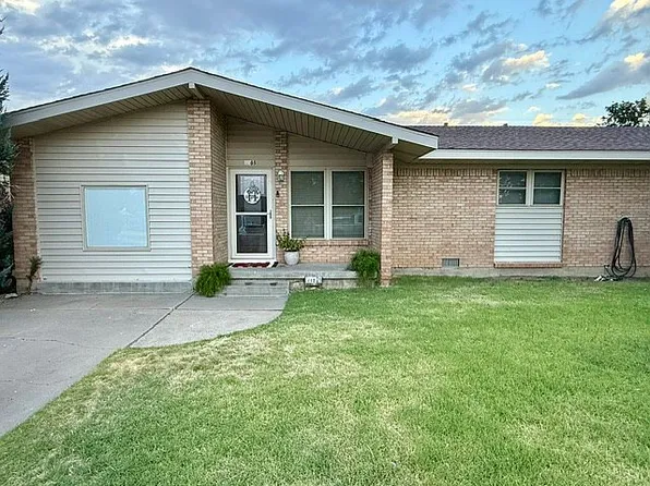 1105 Townsend St, Spearman, TX 79081