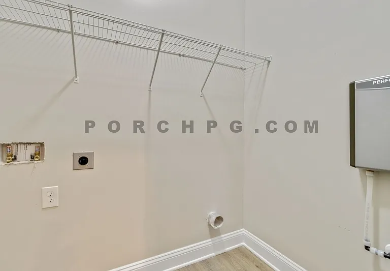1211 Spring Creek St SW #B — Photo 13
