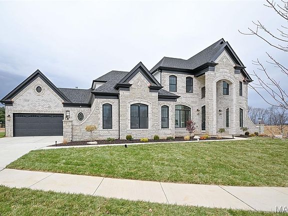 4th image of 744 Silver Buck Ln