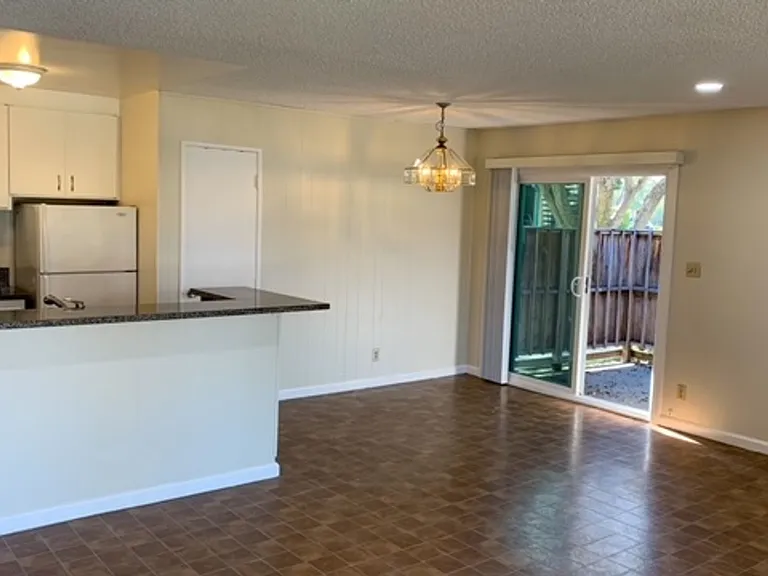 4690 Doane St — Photo 5
