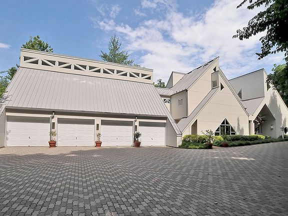 Paver Lined Courtyard