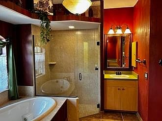 5th image of 1267 Petronia St