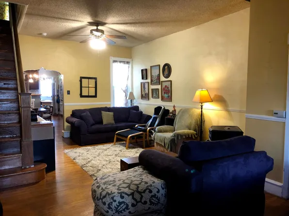 3347 Emerald St, Philadelphia, PA 19134