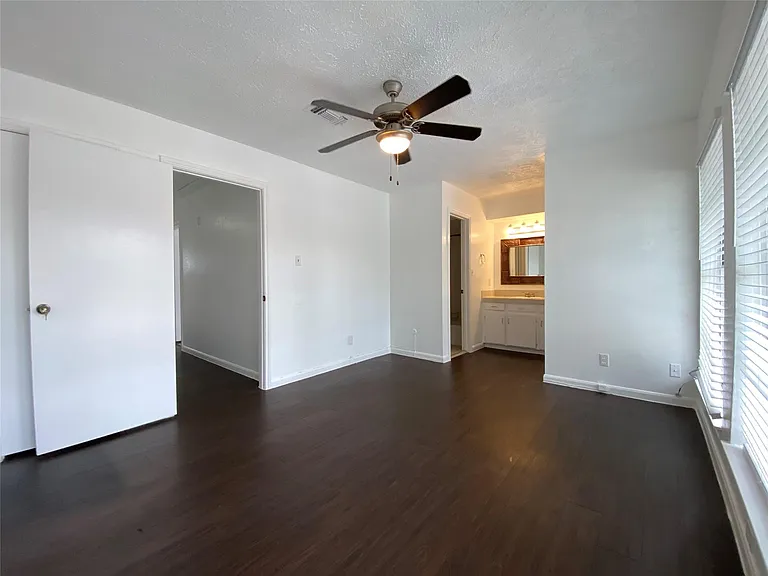 10682 Hazelhurst Dr #14 — Photo 16
