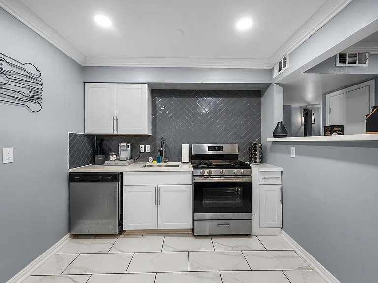 3611 Graustark St #7 — Photo 16