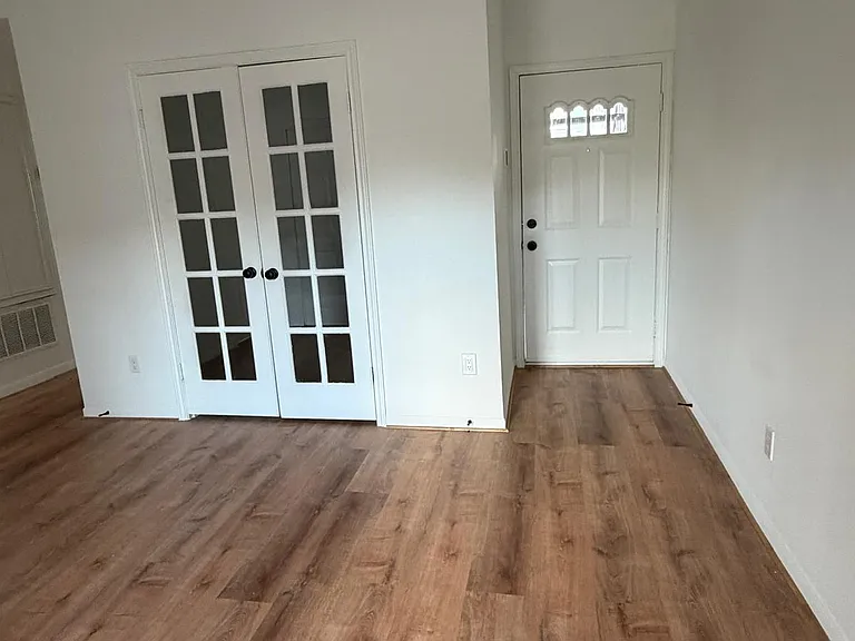 2323 Fairwind Rd #105 — Photo 4