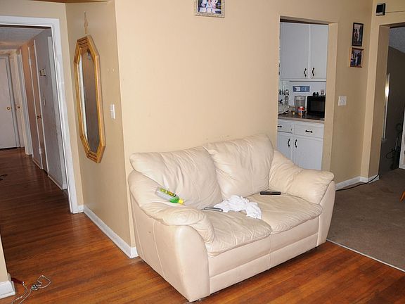 4th image of 3140 Caribbean Dr