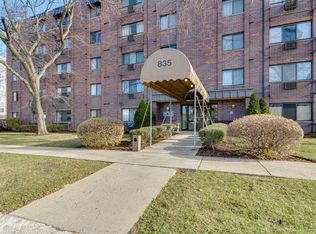 835 Pearson St APT 205, Des Plaines, IL 60016