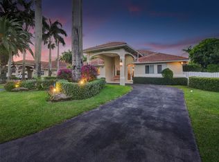12401 SW 77th St, Miami, FL 33183