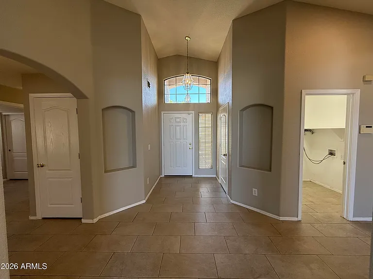 1644 E Oakland St — Photo 6