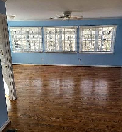 4th image of 1308 Lyndale Dr