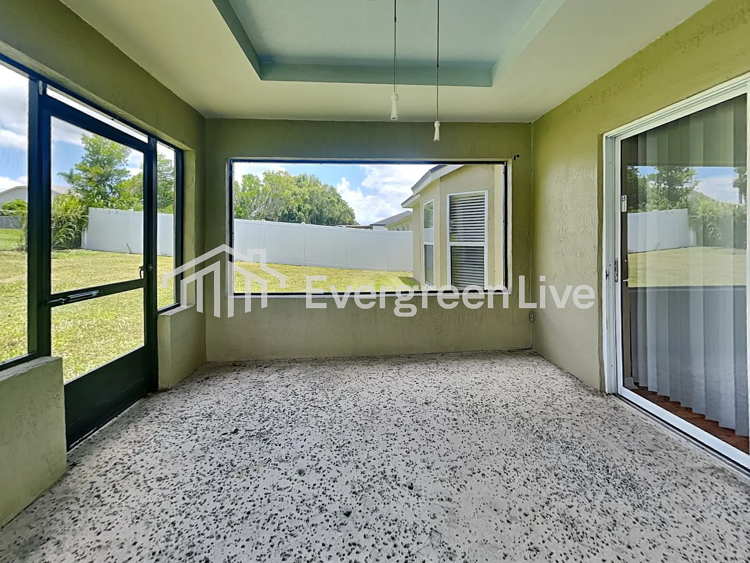 3 bed, 2.0 bath, 1615 sqft, $1,895 — Photo 3